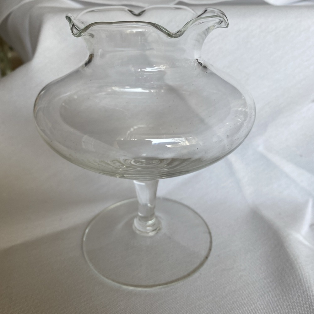 Vintage Princess House Scalloped Top Pedestal Footed Base